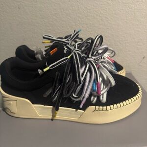 Kyrie Anta Hela Style Roots